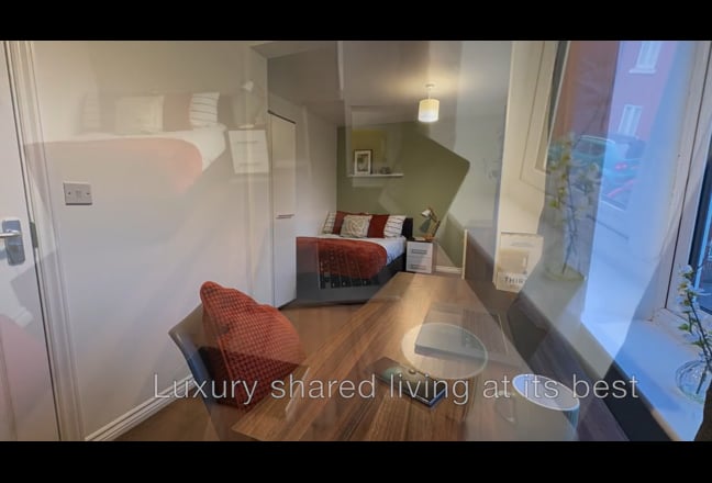 Brand new double, friendly housemates Main Photo