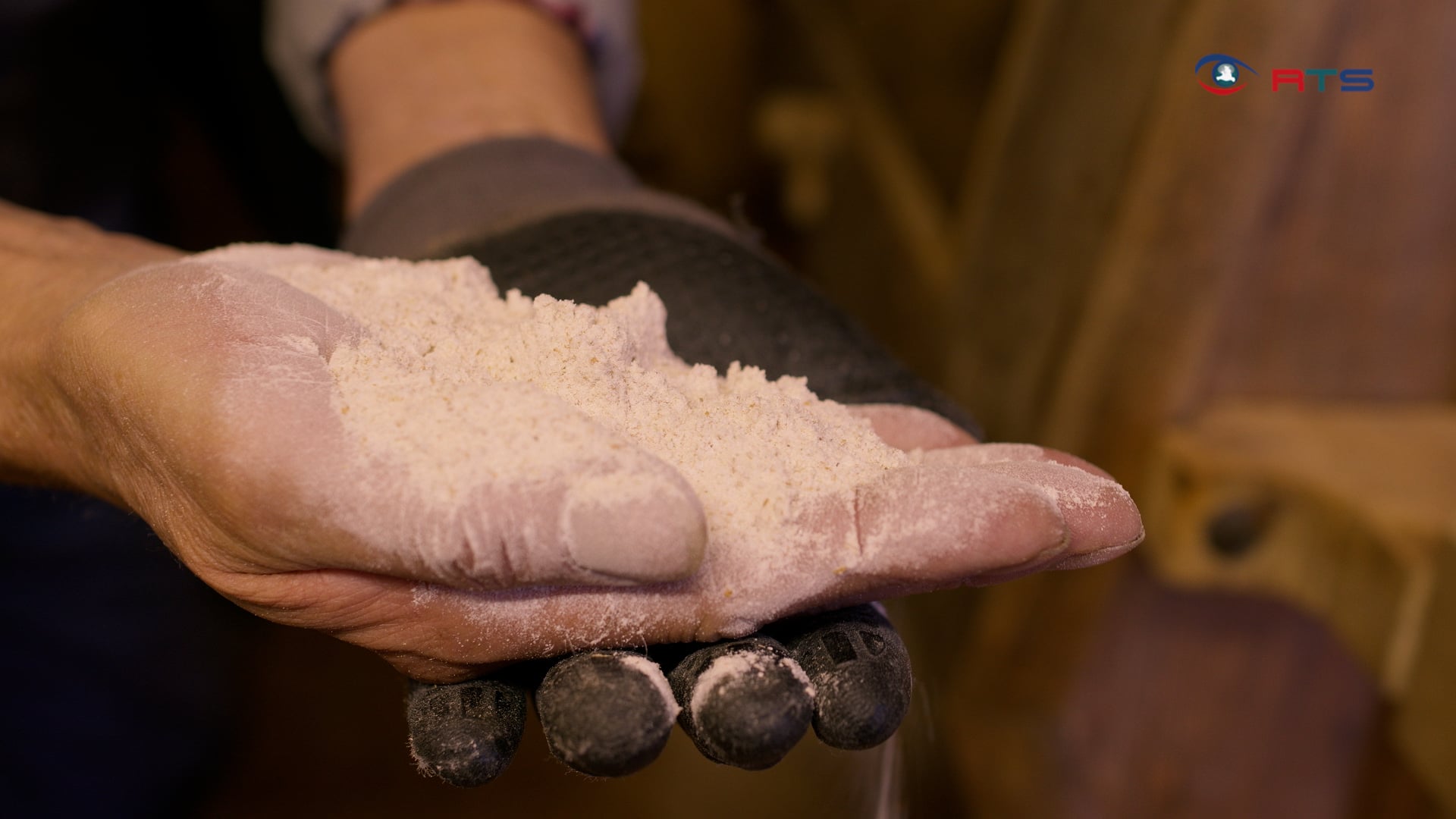 vom-korn-zum-taeglichen-brot-thomataler-muehlenfreunde-setzen-historische-muehle-wieder-in-betrieb