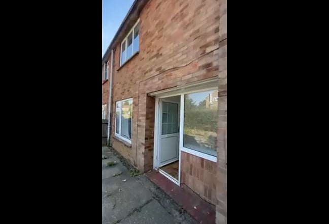  Property Available – 3 Double Rooms Main Photo