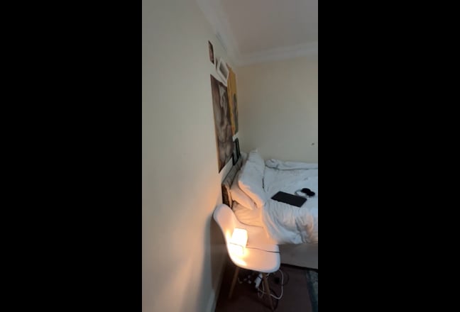Cozy room available near Mile end Station! Main Photo