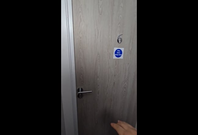 ✨ Gold En-Suite Room Available – Orlando Village,  Main Photo