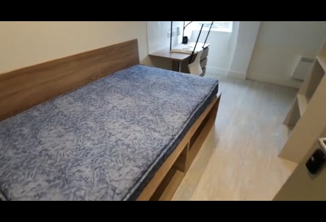 Ensuite Room in Flat Share Available Mar-Sept 26 Main Photo