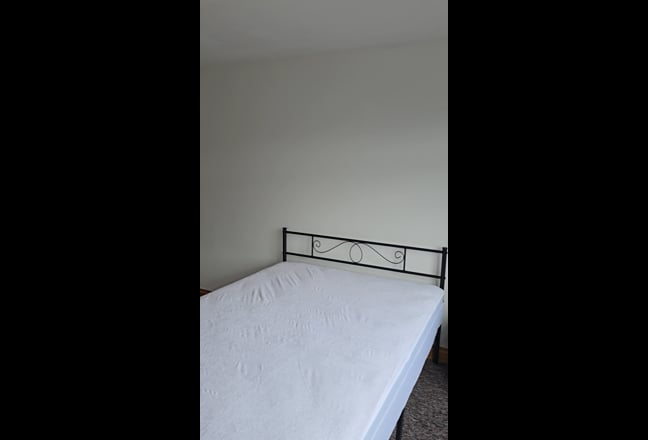 Extra Large Room - No Deposit Main Photo