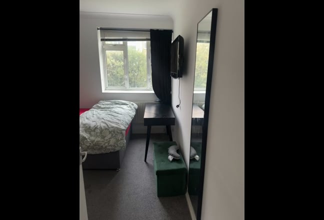 Spacious Double room| All Bill Included |  Main Photo