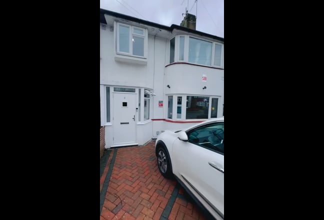 Rooms in fully furnished house short term renting Main Photo