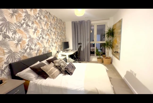 Large double bedroom with new Emma mattress Main Photo