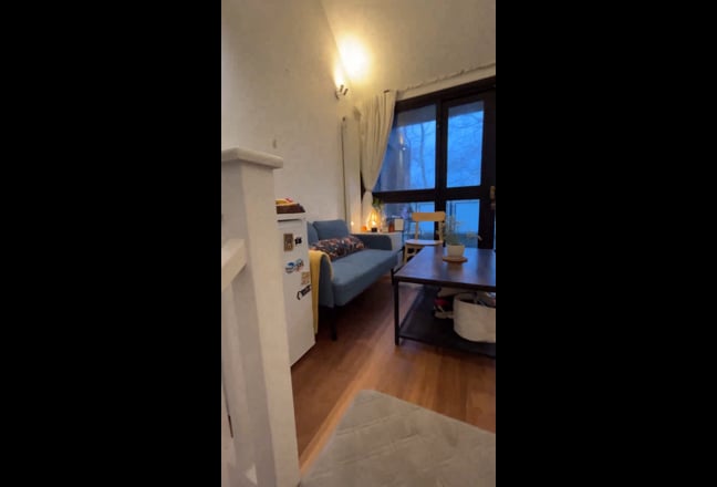 Large top‑floor suite with private bathroom Main Photo