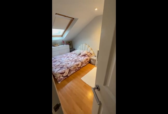 En-Suite Double Room in Girls House – South Wimb Main Photo