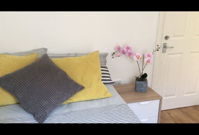Cosy double rooms in Plumstead corner Main Photo