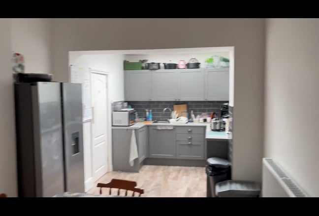 Large Studio all bill included full fast WIFI Main Photo