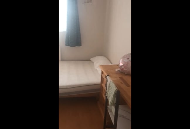 One Room for Rent Main Photo