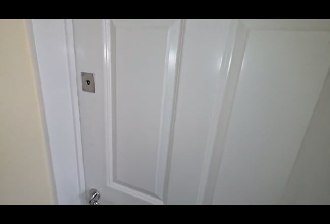 2-bed, 2-bath flat to let long term with parking Main Photo