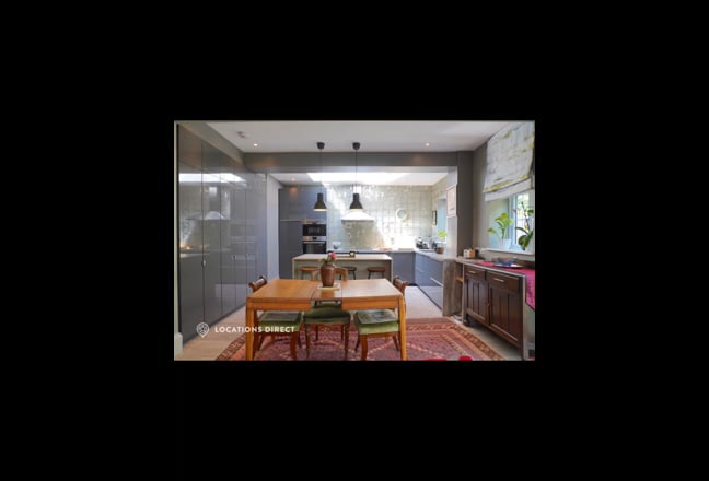 Spacious, bright and peacefulroom Main Photo