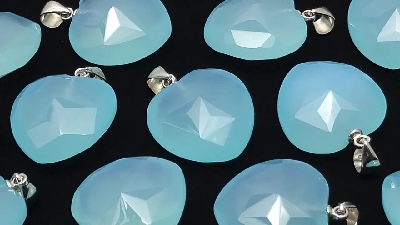 シーブルーカルセドニー ハート型ペンダントトップ18×18×9mm Silver925