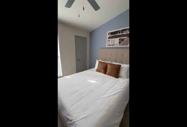 Fully furnished 1BR apartment with covered parking Main Photo