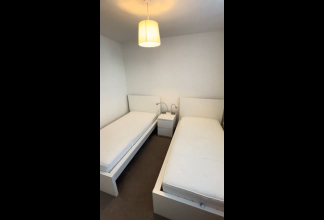  Newly refurbished flat Main Photo