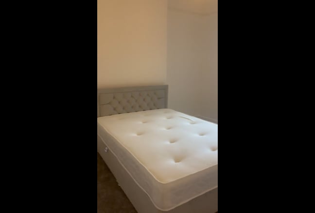 Spacious 4-Bedroom Flat - Venner Road SE26 Main Photo