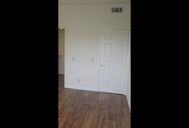 Spacious 1 Bedroom W/ Private Bathroom Main Photo