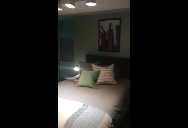 En-suite Kitchenette room & Attic en-suite Mar26 Main Photo