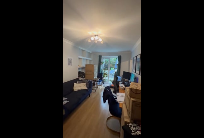 Superb 1 Double Bedroom Garden Flat Main Photo