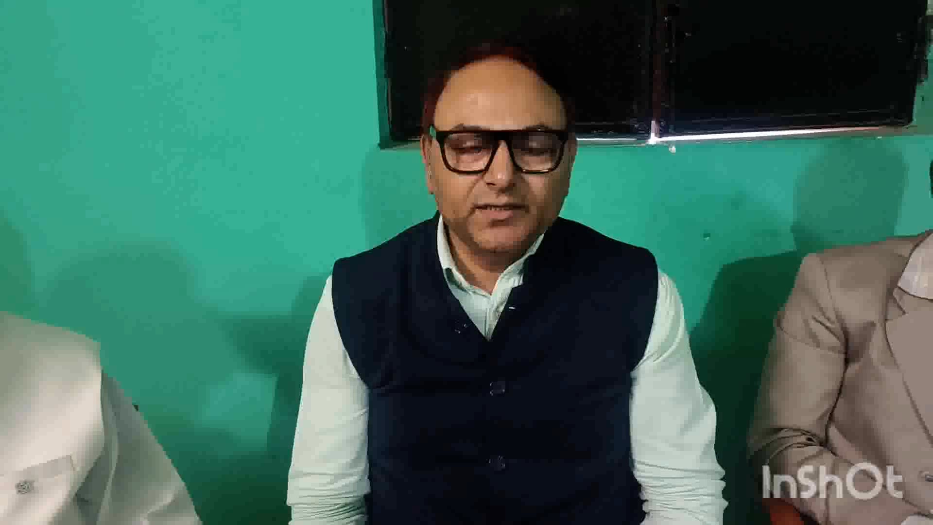 गांडेय प्रखंड के डोकीडीह में न ई मस्जिद की ढलाई में शरीक हुए कांग्रेस एवं झामुमो के नेता कार्यकर्ता 