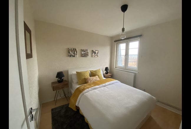 A double room to let in South Hackney Main Photo