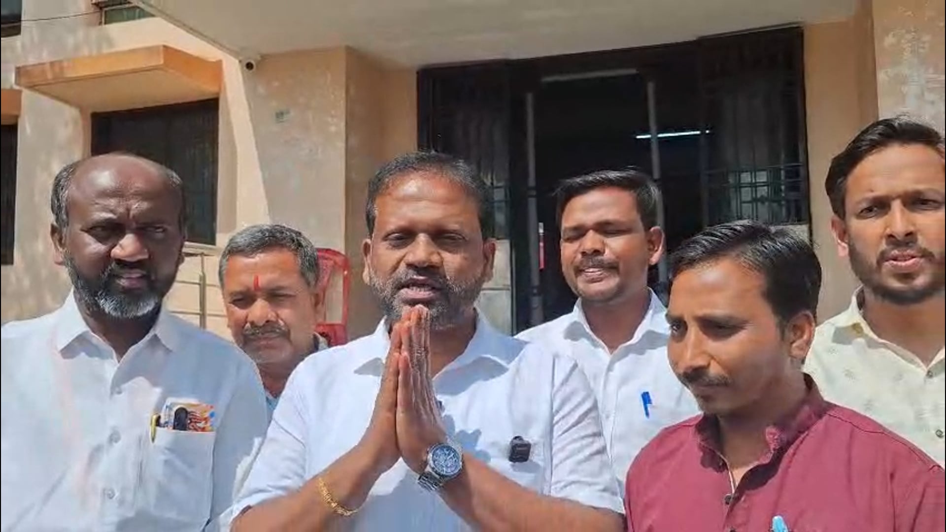 डॉ दिपक सोमवंशी यांनी मानले मतदारांचे आभार