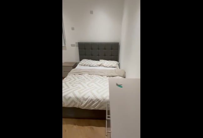 Ensuite Double Room Available Now- Couples allowed Main Photo