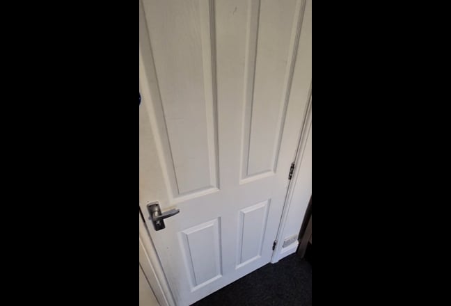 Single Furnished room available on Devonshire road Main Photo