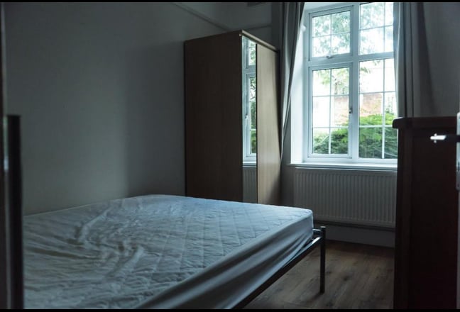 Double bedroom border of Hampstead/Golders Green Main Photo