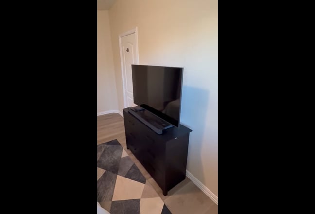 Furnished bedroom in a peaceful family home Main Photo