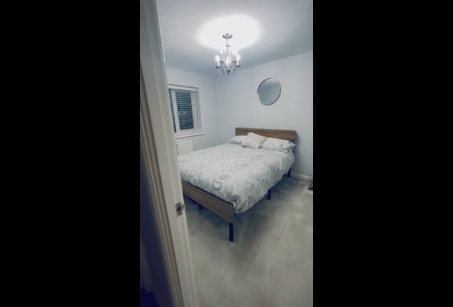 Double Room to Rent in Quiet Detached Home, Tondu Main Photo