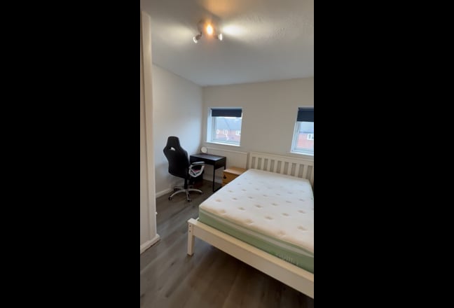 2Double All bills inc, great transport link700/M Main Photo