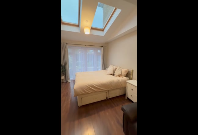  Double rooms with en-suite and private garden Main Photo