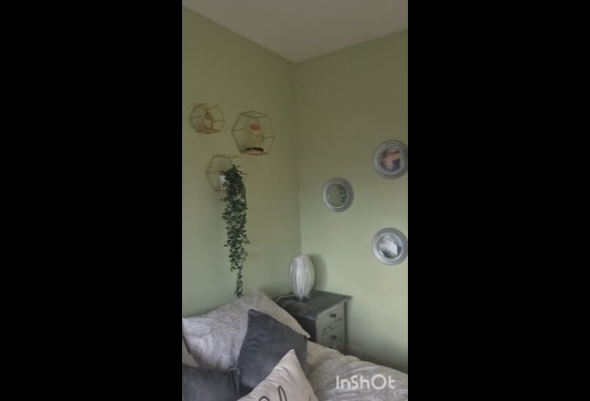 Large Double Room with Parking – All Bills incl Main Photo