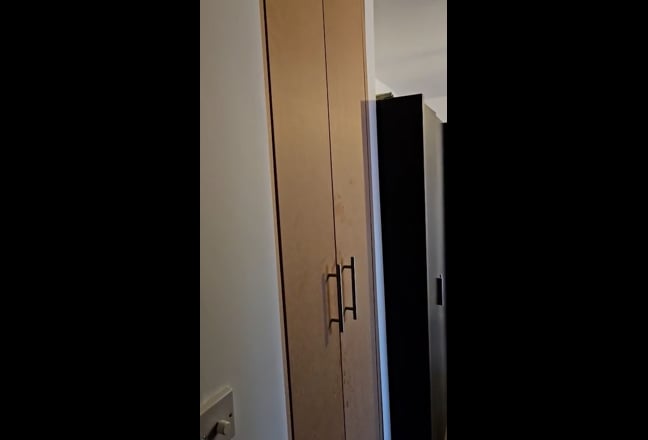 Newly remodeled furnished double room with an ensu Main Photo