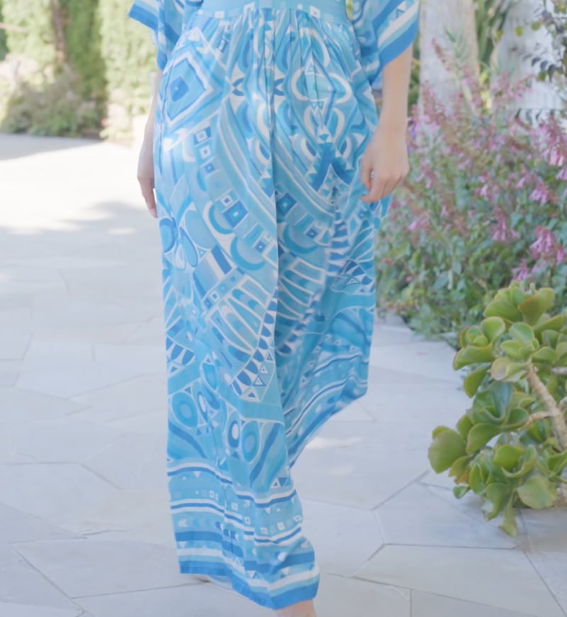 Vídeo: Macacão Yse Azul