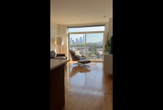 Bright, Spacious 1-Bedroom in Luxury Complex Main Photo