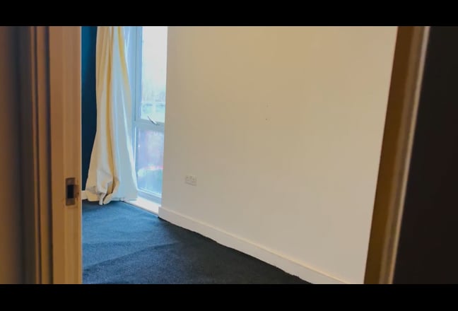 Beautiful double room available in a luxury flat  Main Photo