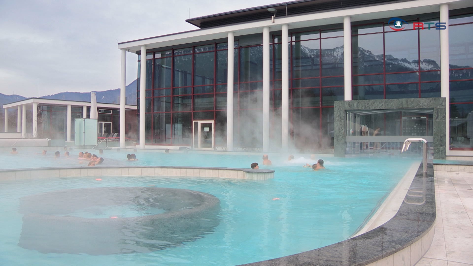 bad-reichenhall-aussenbecken-der-rupertus-therme-wieder-geoeffnet