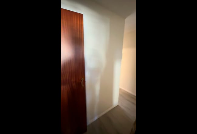 Urgently looking for roommate Main Photo