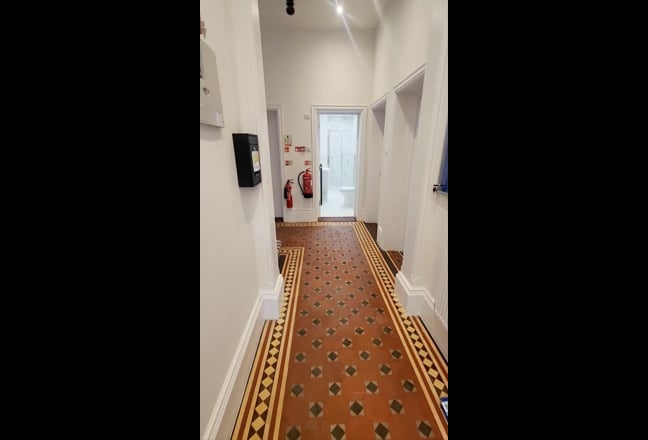 Huge Property | 9 Ensuite Rooms | All Bills Includ Main Photo