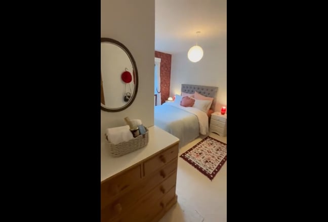 Peaceful Double Room in Lovely House with Garden Main Photo