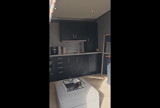 Self contained studio cabin Main Photo