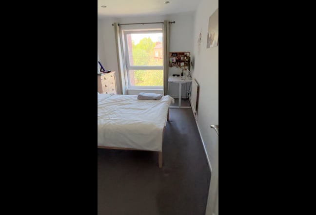 Zone 1 - Double Bedroom close to London Bridge Main Photo