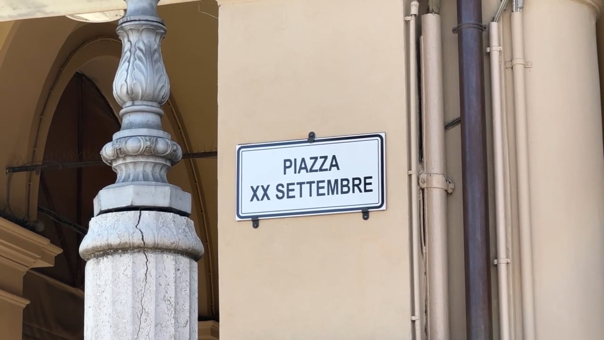 Il Pd annuncia un evento del centrodestra in piazza, Fratelli d’Italia dopo lo ‘spoiler’ va in Procura