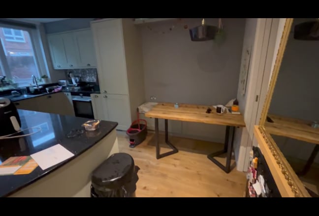 Spacious double room in friendly Archway house  Main Photo