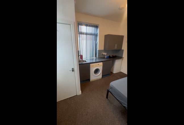  Studio to Rent Furnished  All Bills Included Main Photo