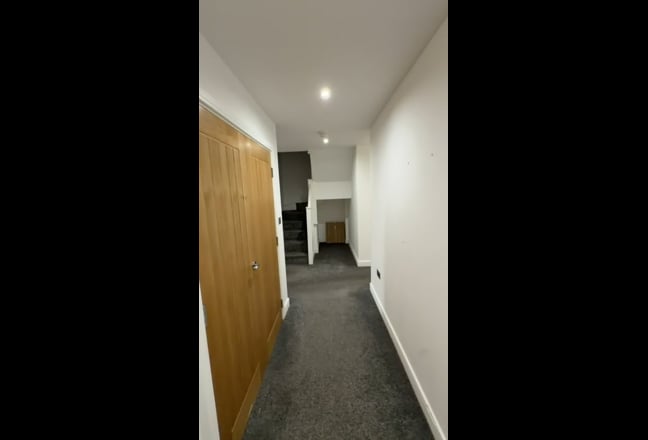 Bright Double Room ✨ Modern 4-Bed Flat Share  Main Photo