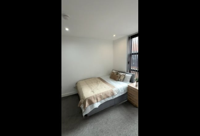 Premium Double Room ✨ City Centre - Bills Included Main Photo